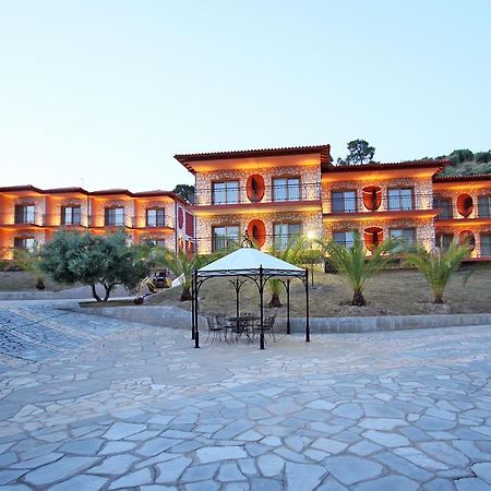 Ta 2 Pefka - Petros Italos Néos Marmarás Exterior foto