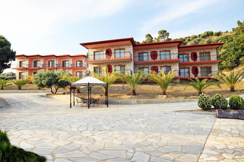 Ta 2 Pefka - Petros Italos Néos Marmarás Exterior foto