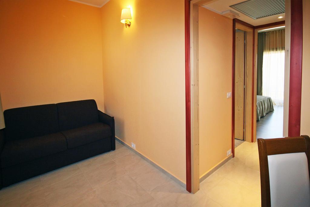 Ta 2 Pefka - Petros Italos Néos Marmarás Zimmer foto