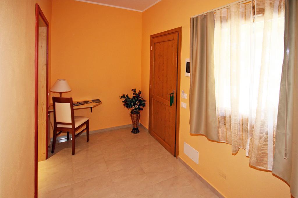 Ta 2 Pefka - Petros Italos Néos Marmarás Zimmer foto